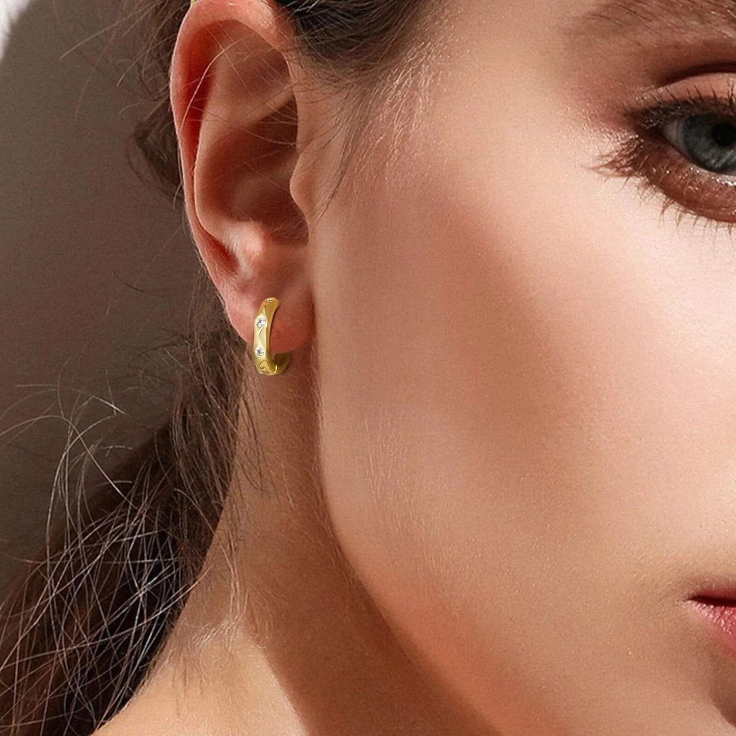 Women's Earrings Aretes para mujeres Women Small Hoop Earrings, Gold Plated Hoops with Sparking Cubic Zirconia Stone, Chic Dainty Girls Huggies